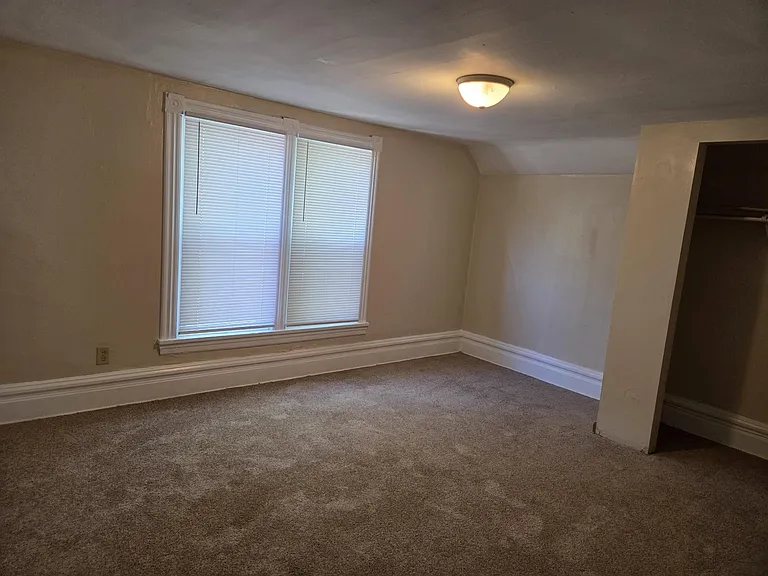 1839 Oliver Ave N — Photo 11