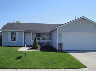 702 Esperanza Way, Grandview, WA 98930