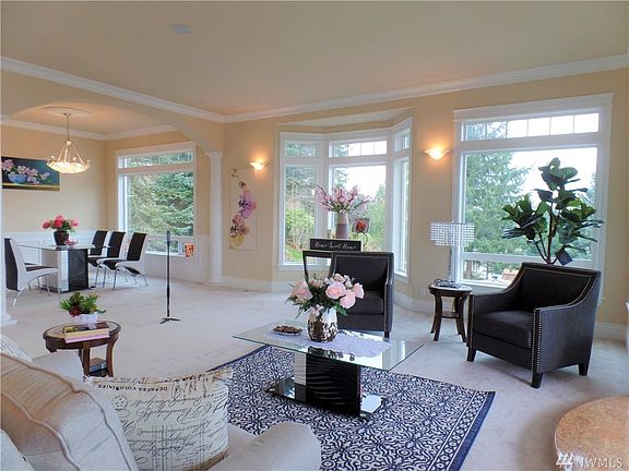 Open concept from Dining to Living to Balcony! 