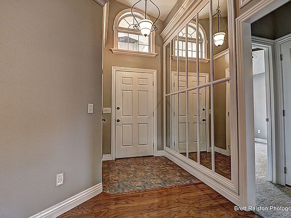 4th image of 3602 SE 8th St