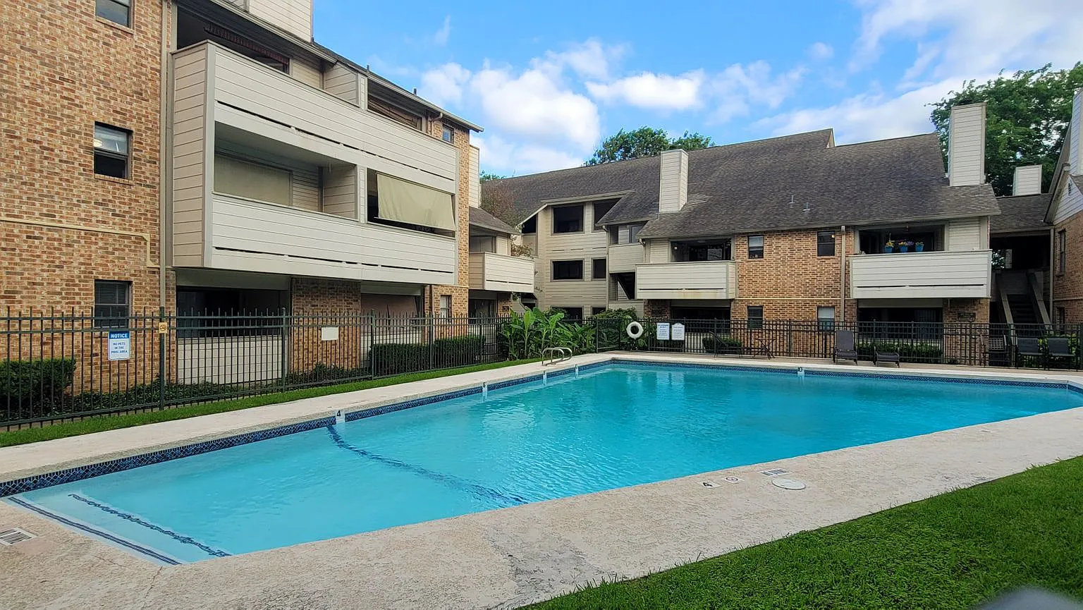 Ground-Floor 1-Bedroom Condo in Gated Community with Pool Access — Photo 1