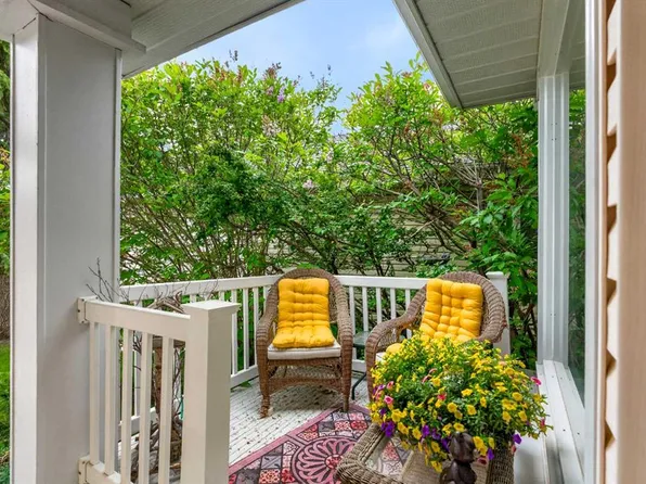 501 Coral Keys Vlg NE, Calgary, AB T3J 3L8