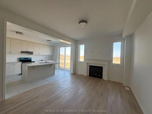 143 Leslie Richards St, Markham, ON L6C 3N3