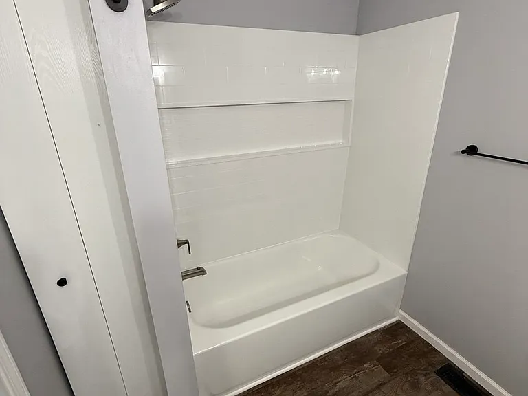 295 Woodridge Cir #D — Photo 11