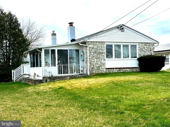 3714 President St, Philadelphia, PA 19114