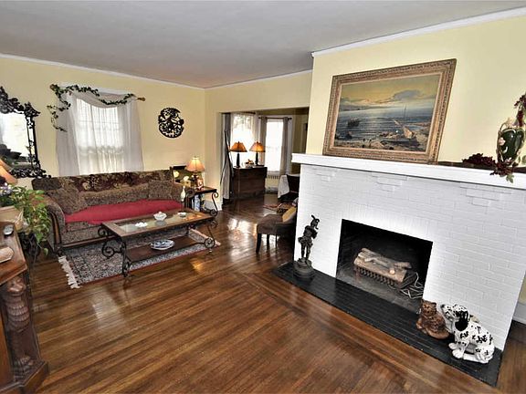 4th image of 2338 Rockwood Ave