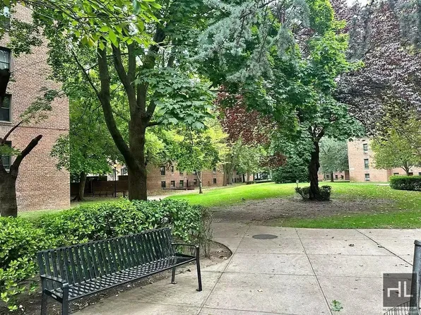 150-11 72nd Road image 11 of 12