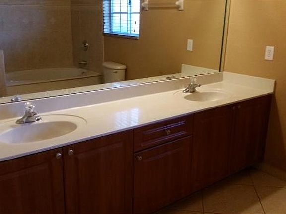 4th image of 2606 Fern Cove Way