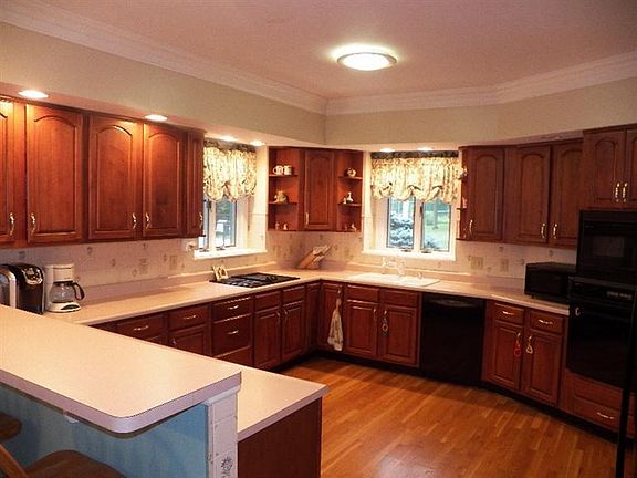 3rd image of 3088 Waterbury Ct
