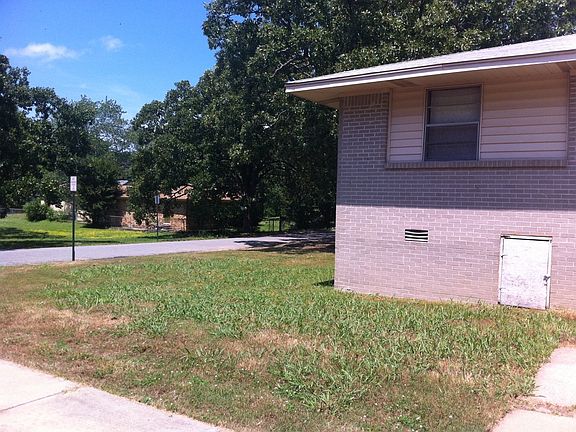 3rd image of 4600 Schaer St APT A