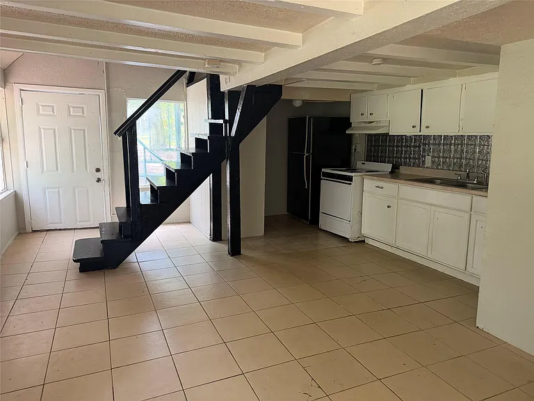 900 Mohawk Dr #8 — Photo 3