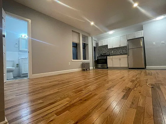 Rented by Bruma Realty LLC | media 6