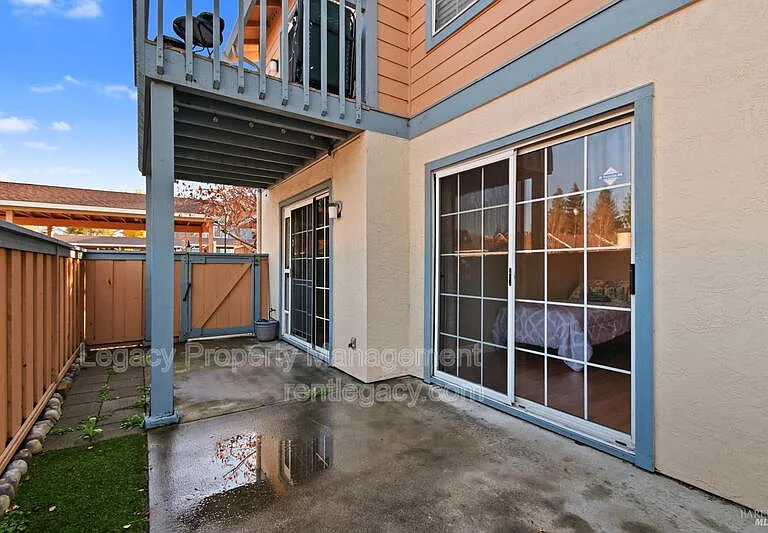 145 Glenwood — Photo 18