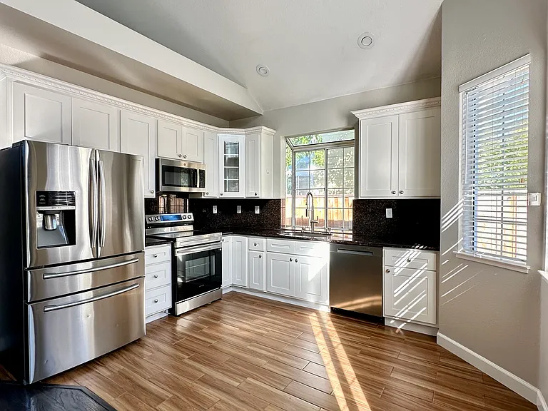 32241 Jean Dr — Photo 7