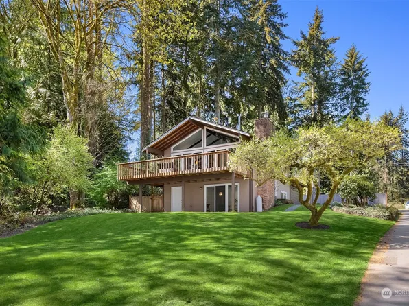 8880 Ferncliff Avenue NE, Bainbridge Island, WA 98110