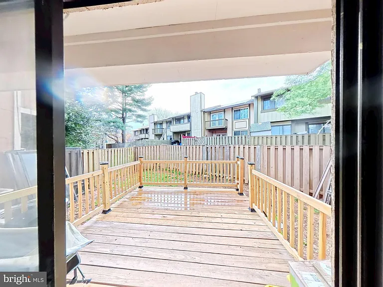 18428 Point Seneca Pl — Photo 23
