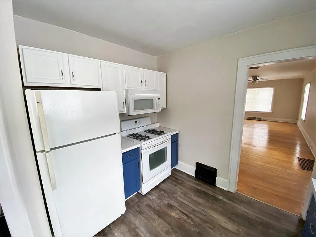 3 bed, 1.5 bath, 1108 sqft, $1,450 — Photo 3