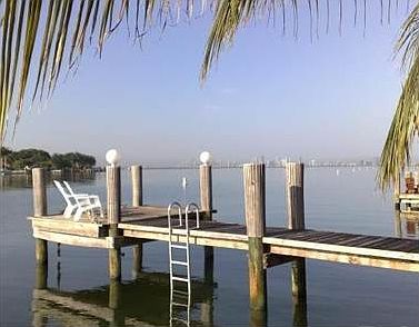 4th image of 1190 Bay Dr