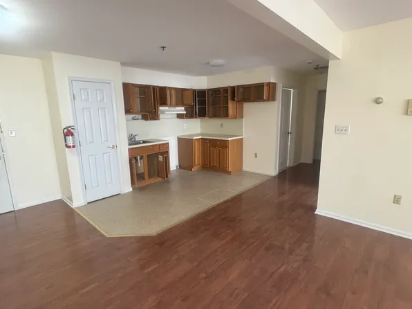 600 Fulton St #303, Elizabethport, NJ 07206