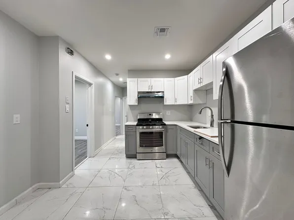 61 Warner Ave #2E, Jersey City, NJ 07305
