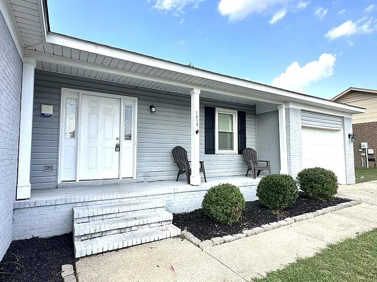 1859 Windlock Dr — Photo 2