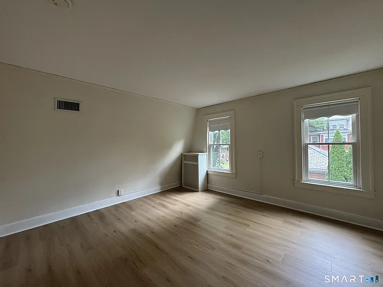 9 Lemay St — Photo 30