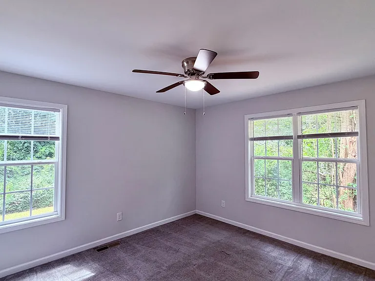 1681 Hadlock St SW — Photo 9