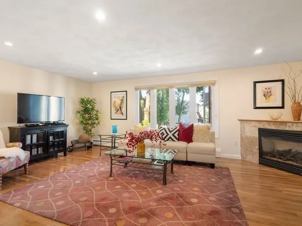 174 Adams St APT 5, Newton, MA 02458