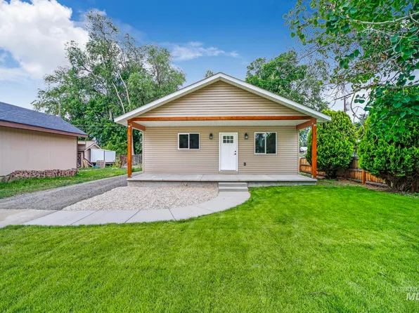 633 Colorado St, Gooding, ID 83330