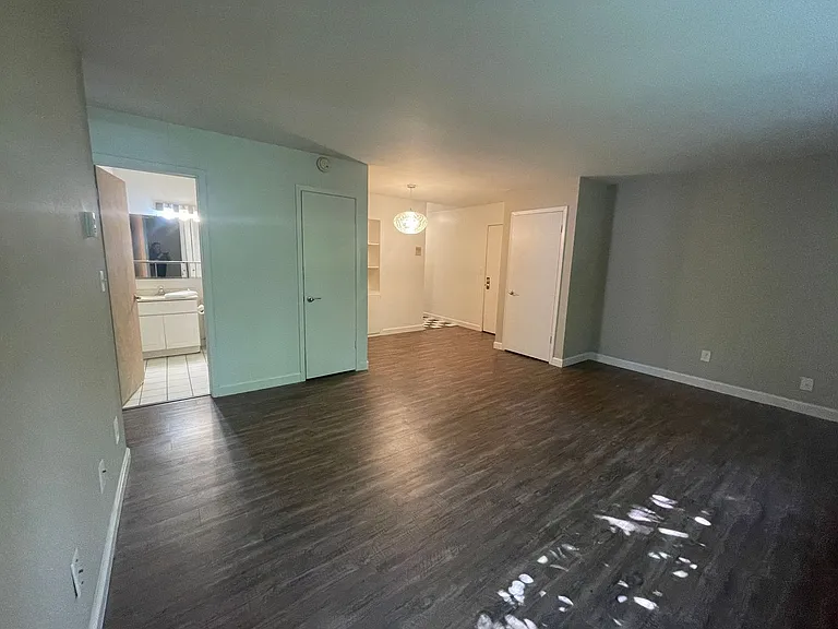 Ariel Place — Photo 32