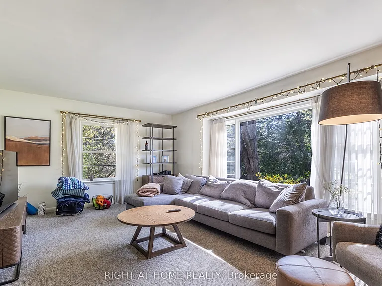 67 Saint Margarets Rd — Photo 15