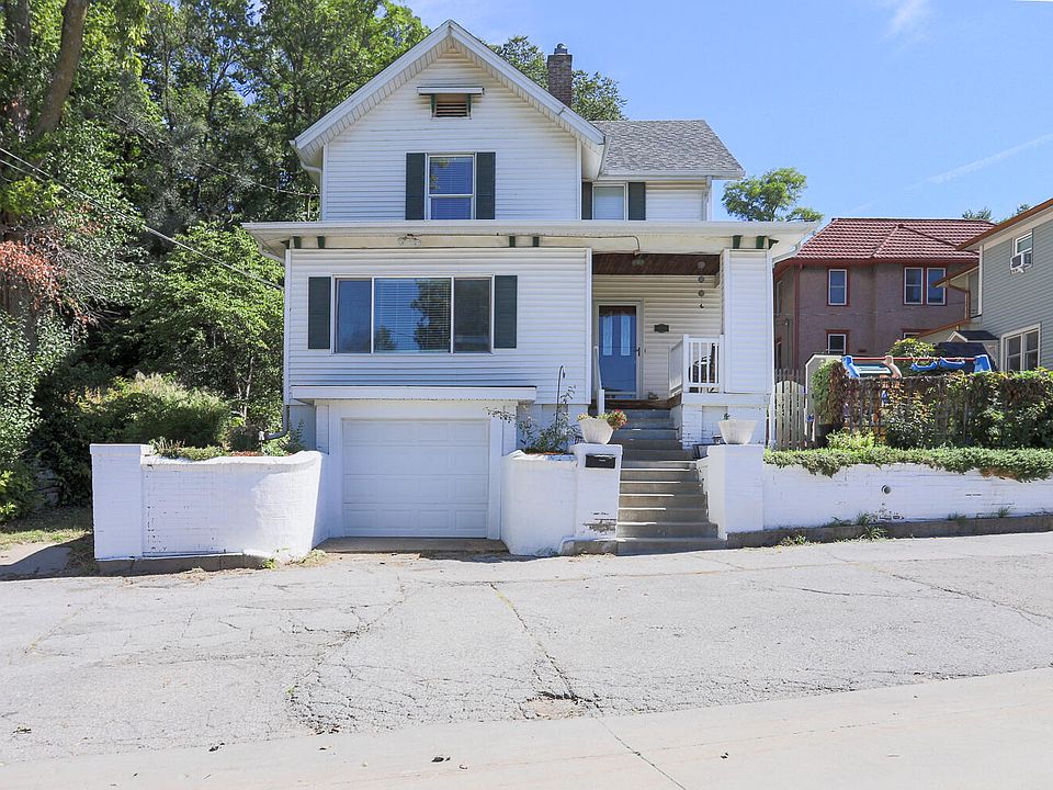 1st image of 415 Clark Ave