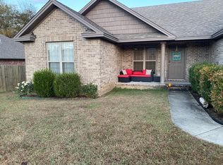 1513 Palm Springs Dr, Searcy, AR 72143