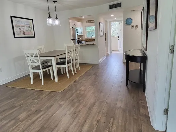 501 Forest Lakes Blvd APT 301, Naples, FL 34105