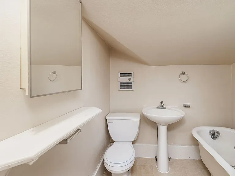 307 School St — Photo 14