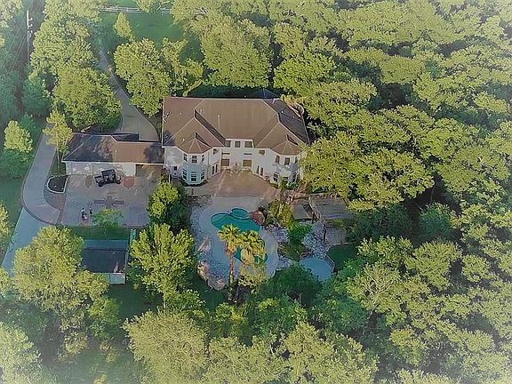 2nd image of 2199 Darby Ln