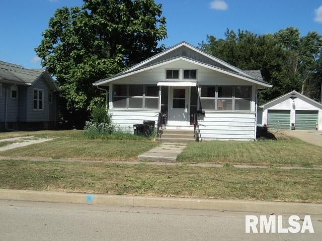 1st image of 819 E 3rd St