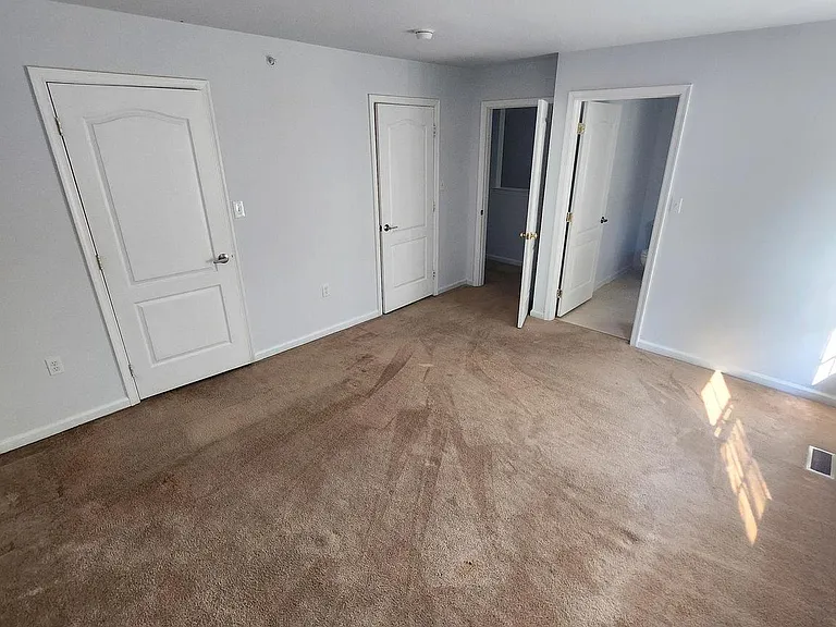 302 Hidden Dr — Photo 13