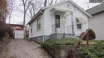 1st image of 139 Fernwood Ave