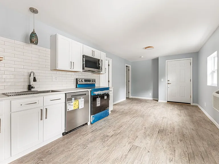 27 W Main St #3 — Photo 8