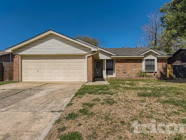 716 Fair Meadows Dr — Photo 2