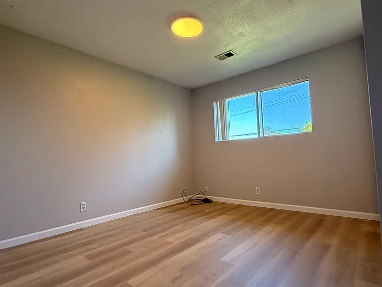 541 Pacific Ave — Photo 10