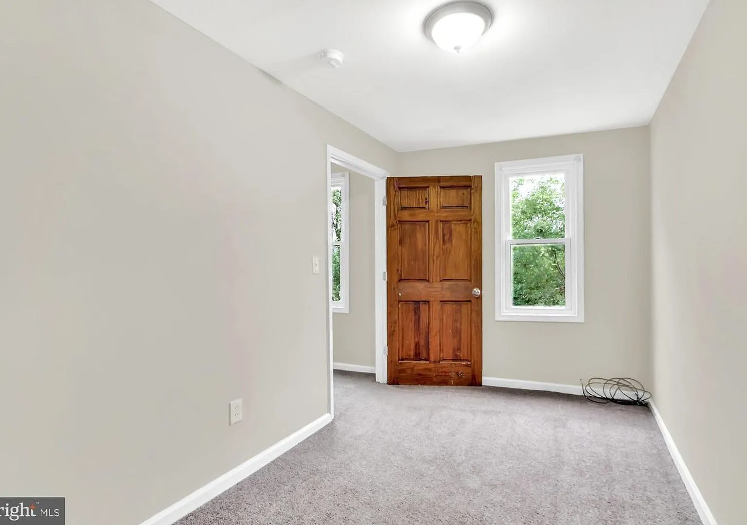 Coming Soon! 4-Bedroom 1.5 Bathroom Rowhome For Rent — Photo 4