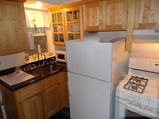 Rented by Dorsa Group | media 12