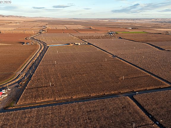 3rd image of Wahluke Rd SW