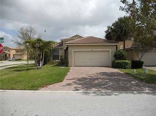 1st image of 1245 E Magnolia Cir