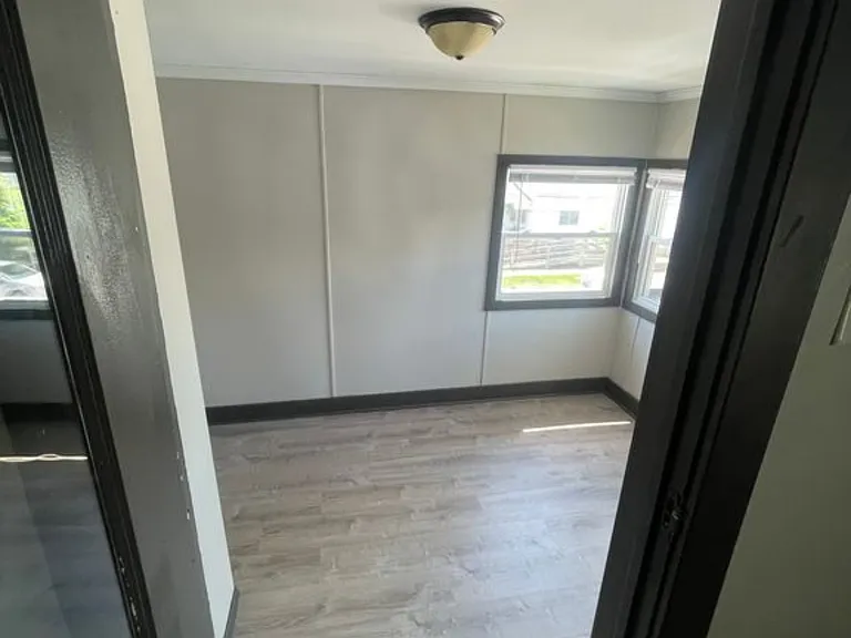 605 Linwood Ave #4 — Photo 7