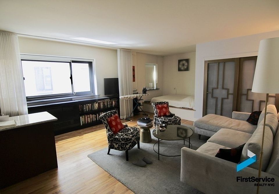 2nd image of 295 Park Ave S APT 6S