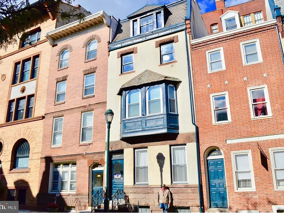 1211 Locust St #3F