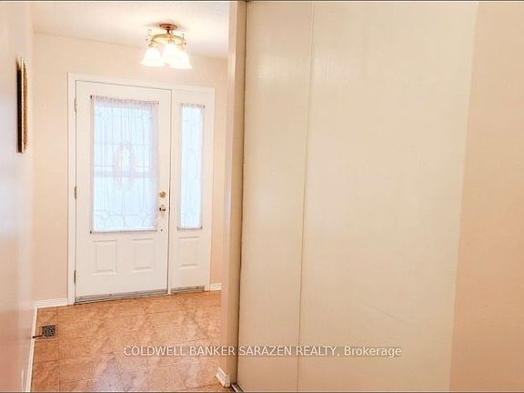 3rd image of 152 McLachlin St S
